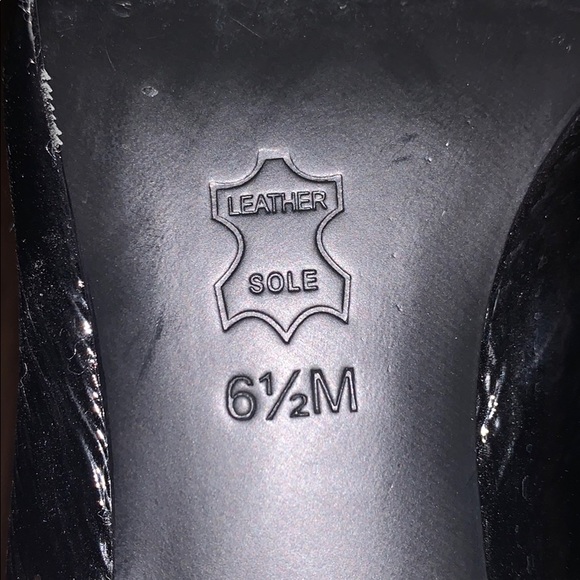 Tory Burch Black Leather Heel - Picture 5 of 5